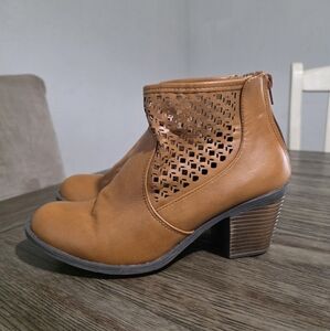 Women's Faux Leather Tan Ankle Boots Size 8
